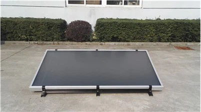 Collettore solare a piastra piana